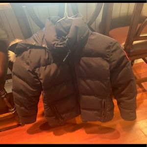 Short candy goose parka